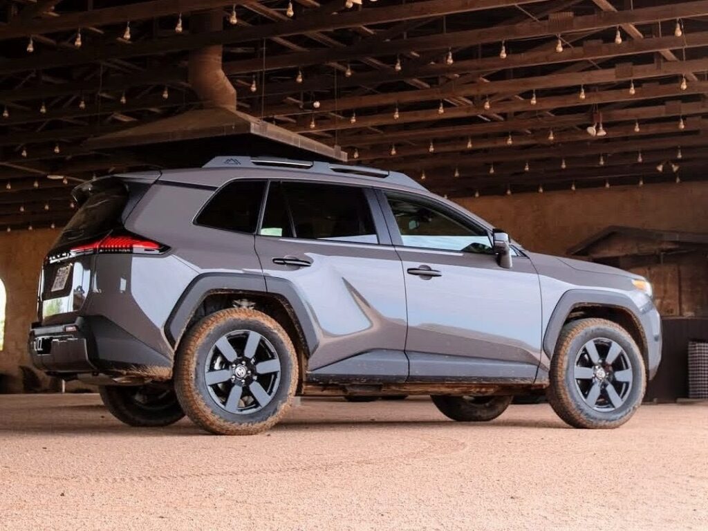 Rav4 2026 вид сзади