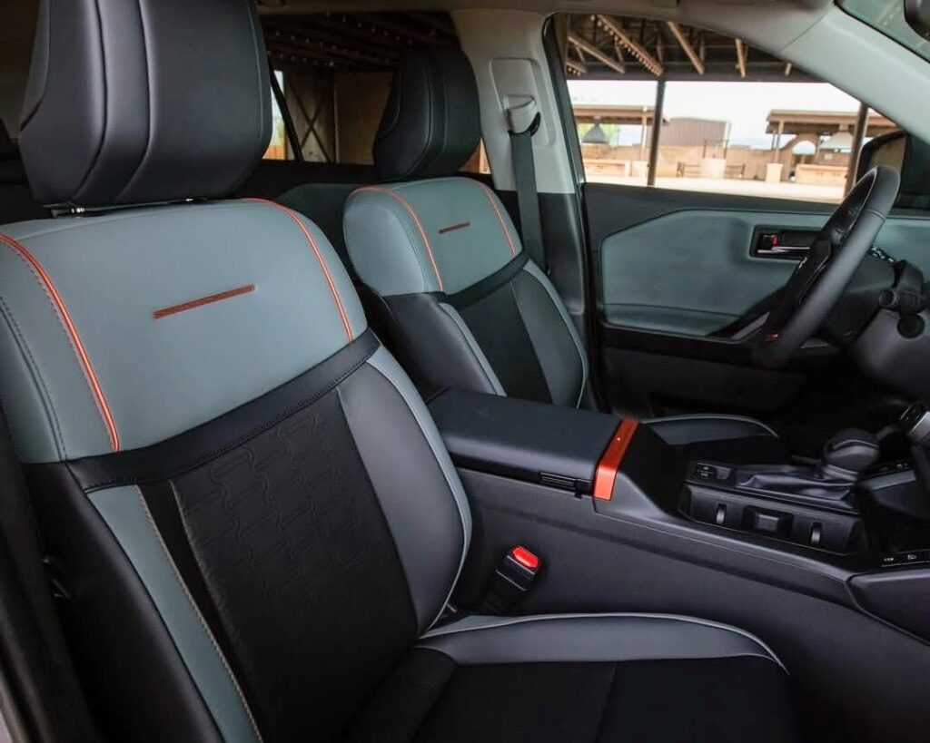 Салон Rav4 2026 вид спереди