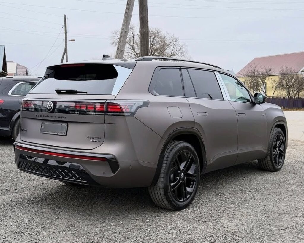 Teramont Pro 2026 вид сзади