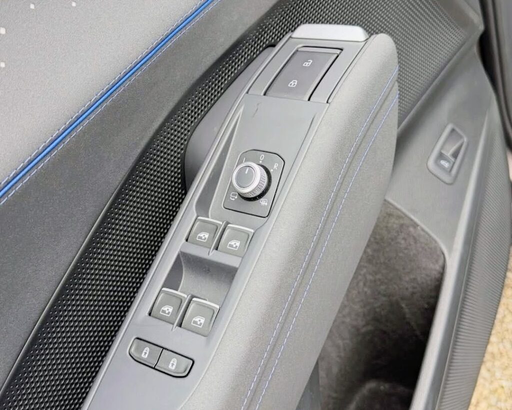 Volkswagen Teramont Pro дверная карта 2026