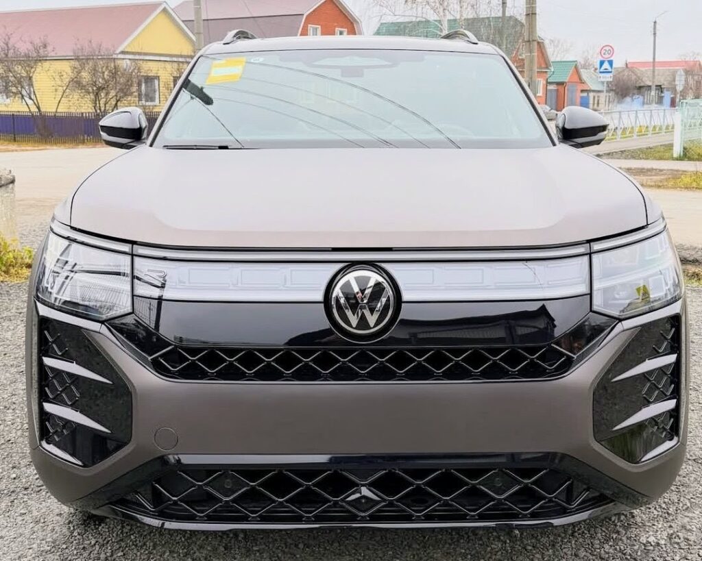 Volkswagen Teramont Pro вид спереди 2026
