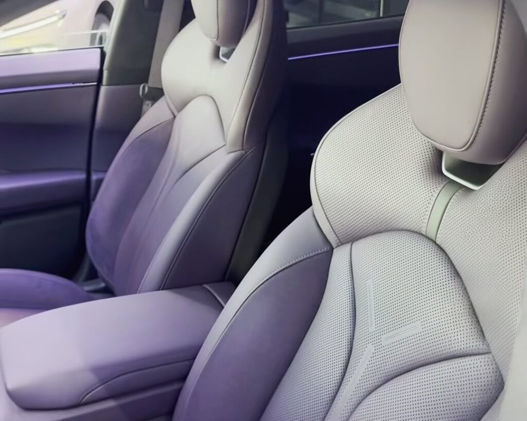 Xpeng P7 фото салона